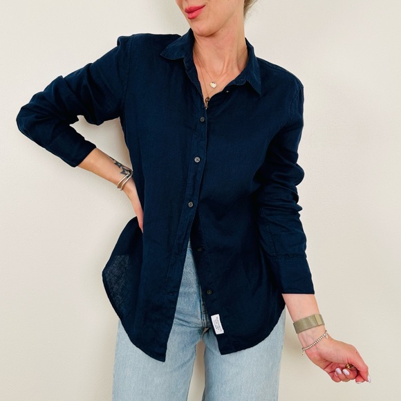 J. Crew Tops - J. Crew slim shirt in Baird McNutt Irish linen long sleeve button down navy